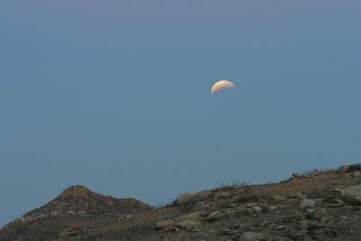 Zaćmiony Księżyc widziany z okolic San Diego