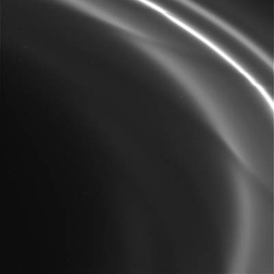 Cassini widzi pierścień F z orbity