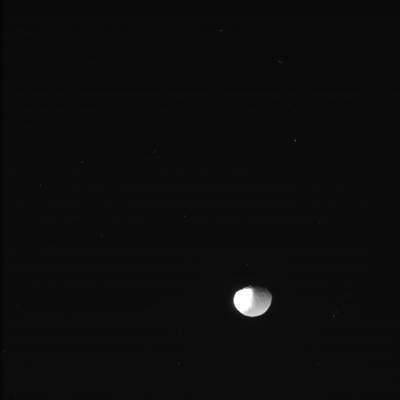 Iapetus - mały księżyc Saturna
