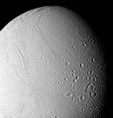 Enceladus w obiektywie Voyagera