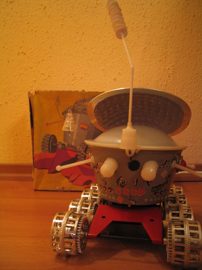 Zabawkowy Łunochod - 2 zdjęcie nadesłane przez czytelnika