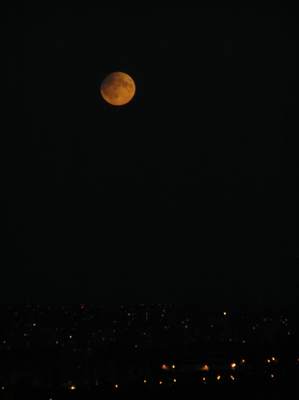 Częściowe zaćmienie Księżyca 7 września 2006 w Poznaniu (1)