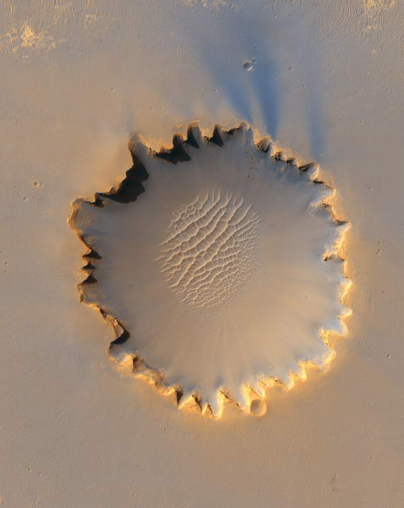 Krater Victoria oczami HiRISE