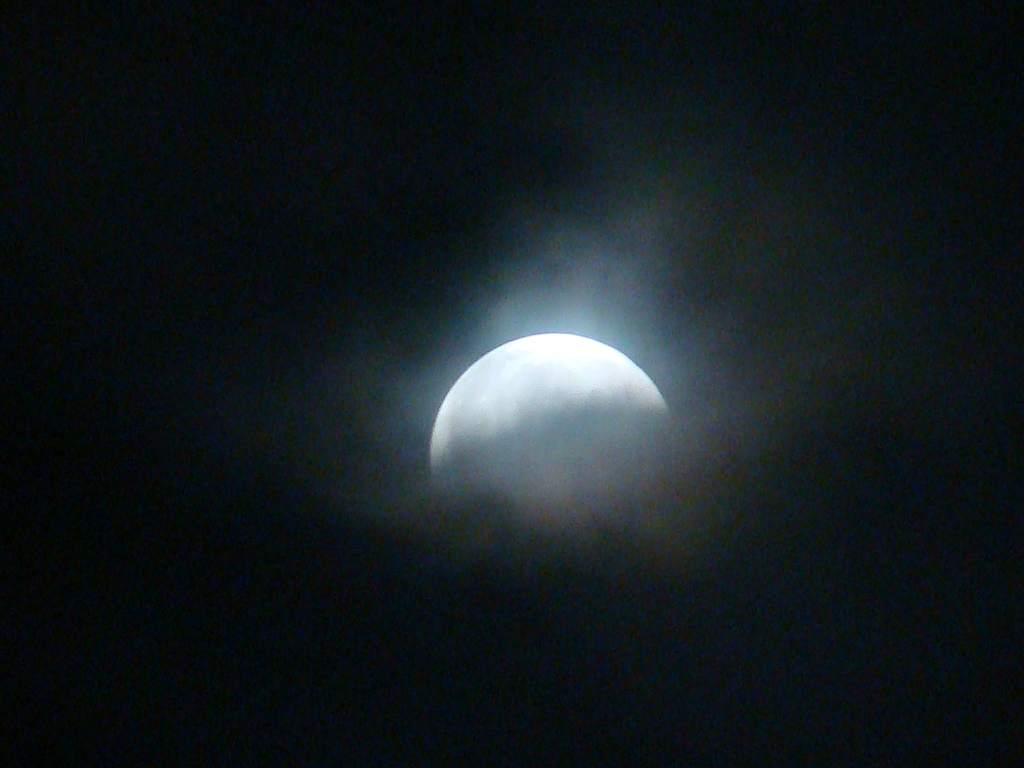 Zaćmienie Księżyca 16/17 sierpnia 2008 (I)