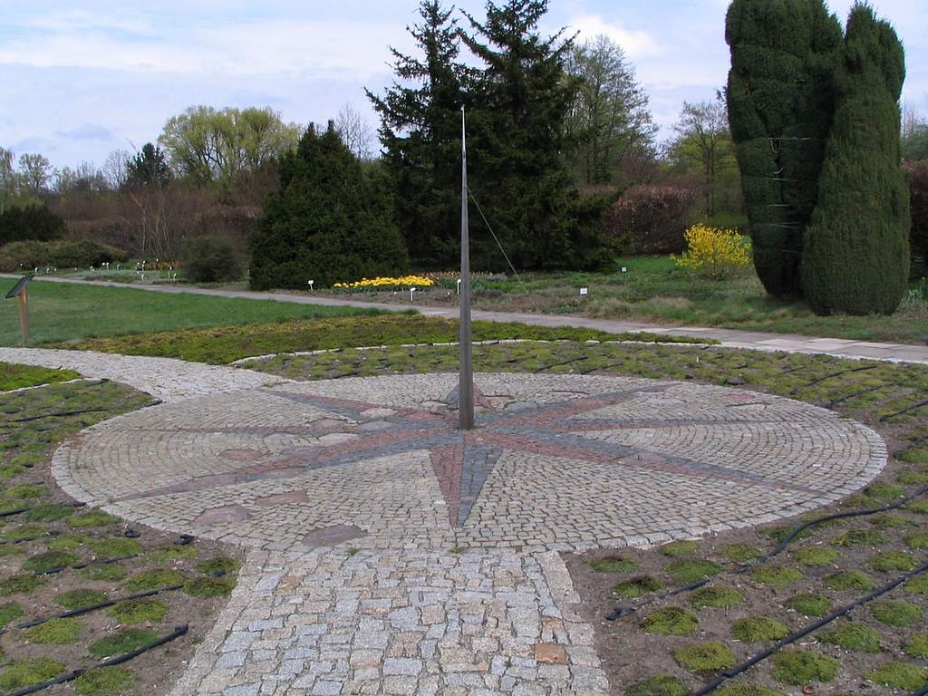 Ogród Botaniczny w Łodzi, zegar słoneczny (III)