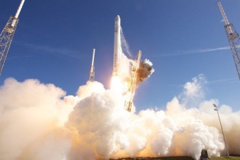 Falcon 9: Test systemu ratunkowego statku Crew Dragon