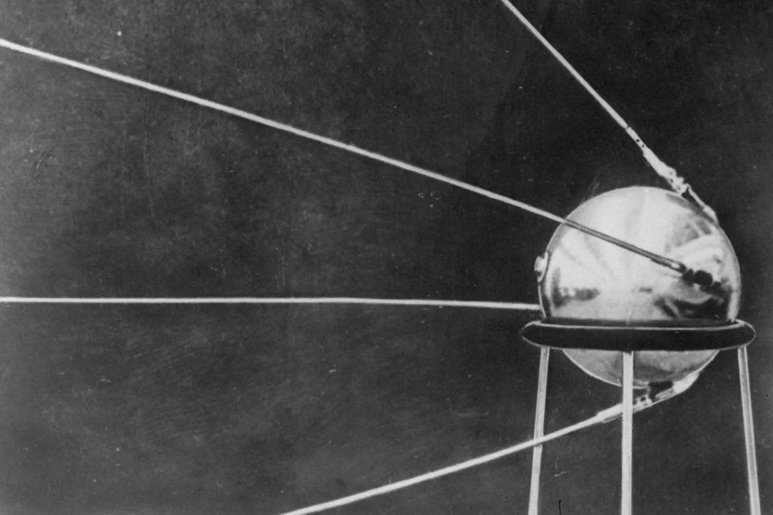 Misje kosmiczne XX wieku: Program Sputnik