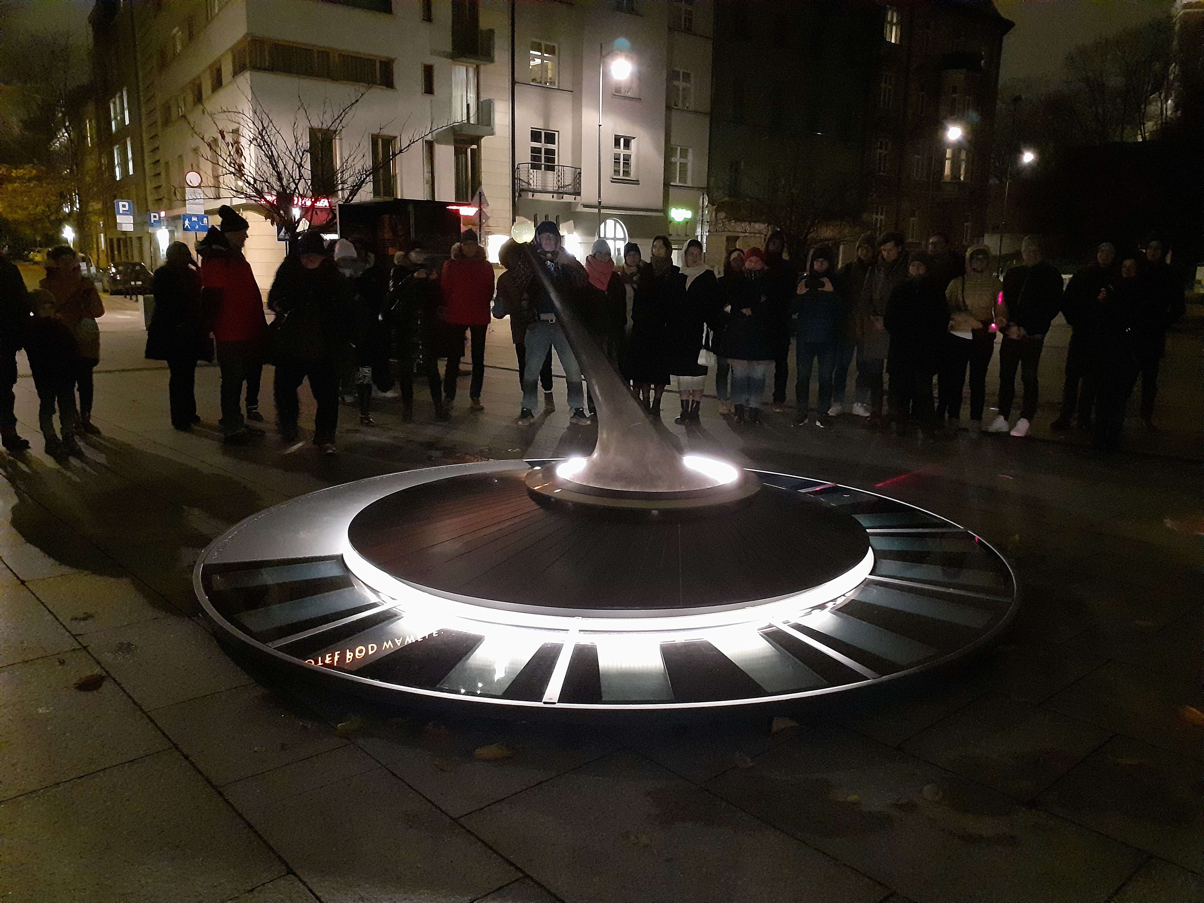 Całodobowy zegar słoneczny w Krakowie