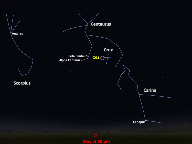 Fragment mapy nieba z zaznaczonymi konstelacjami, w samym środku okręgiem oznaczone C94.
