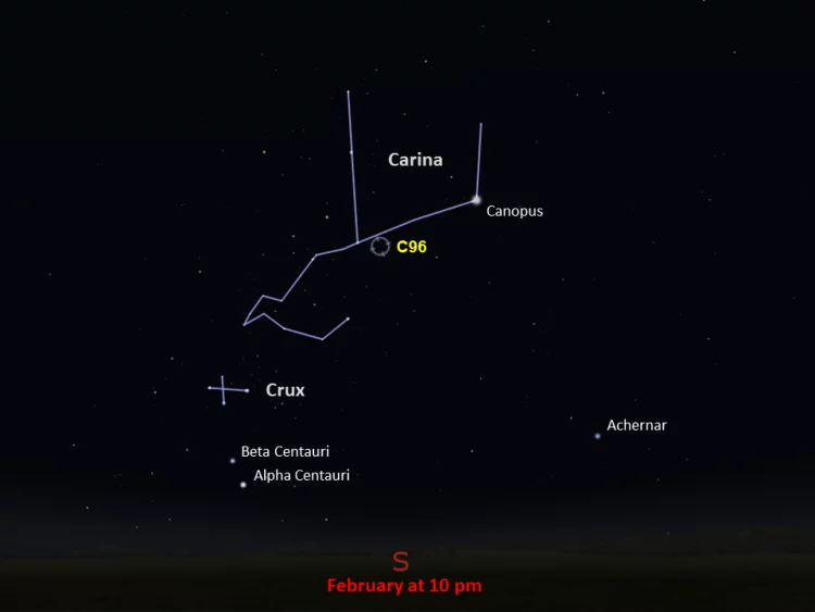 Zrzut ekranu z programu komputerowego Stellarium, zaznaczona gromada C96 wraz z sąsiadującymi gwiazdozbiorami. Na dole zapisano czas obserwacji - luty, godzina 22