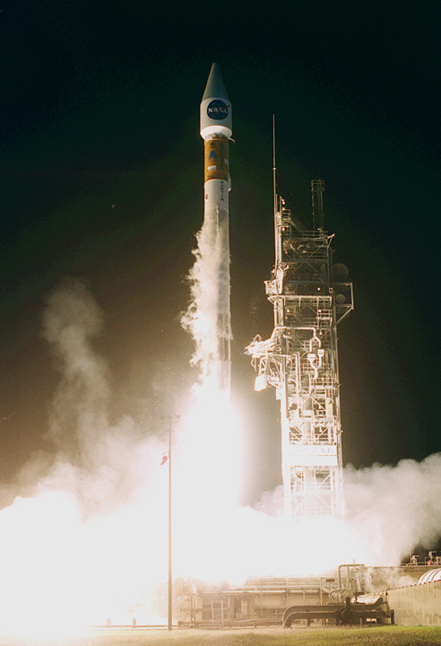 Start Atlasa 2A z satelitą TDRS-J