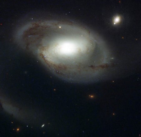 NGC 4319 i Markarian 205