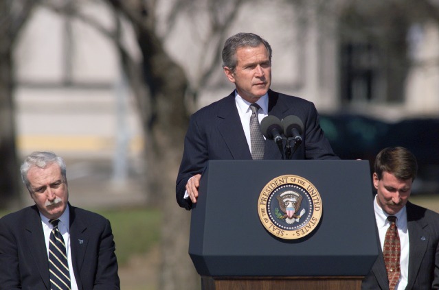 Prezydent Bush na uroczystościach żałobnych