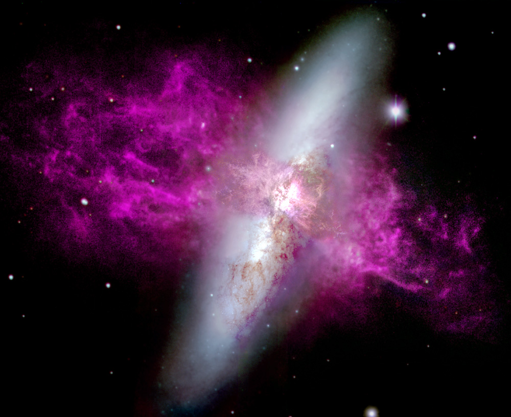Złożenie zdjęć galaktyki M82 z HST i WIYN