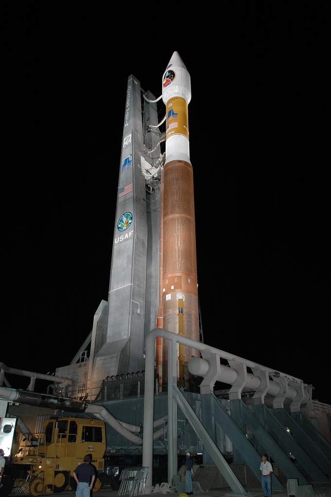 Atlas 5 z MRO na platformie startowej
