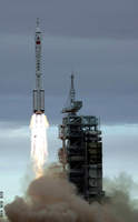 Start rakiety Długi Marsz F2 z Fei Junlongiem i Nie Haishengiem
