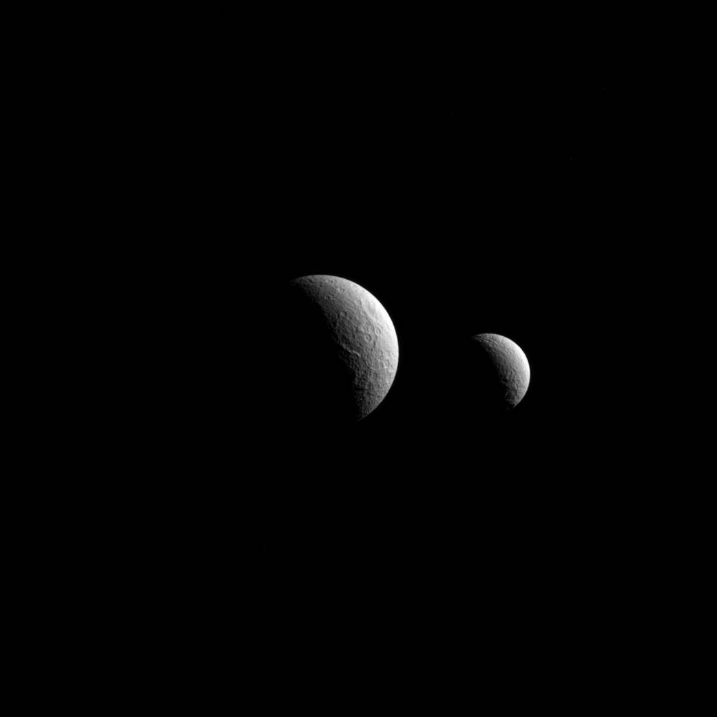 Tetyda i Rea - księżyce Saturna